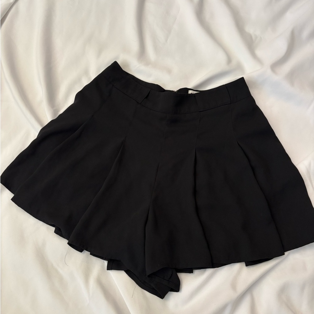 Aritzia Sunday Best Westley Skort